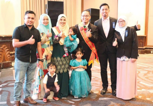 Photo 2 - Senior Key Coordinators NATRAH BINTI IBRAHIM & MUHAMMAD HAZIQ BIN MUHAMMAD ABD LATIB